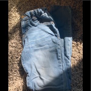 girls light wash jeans